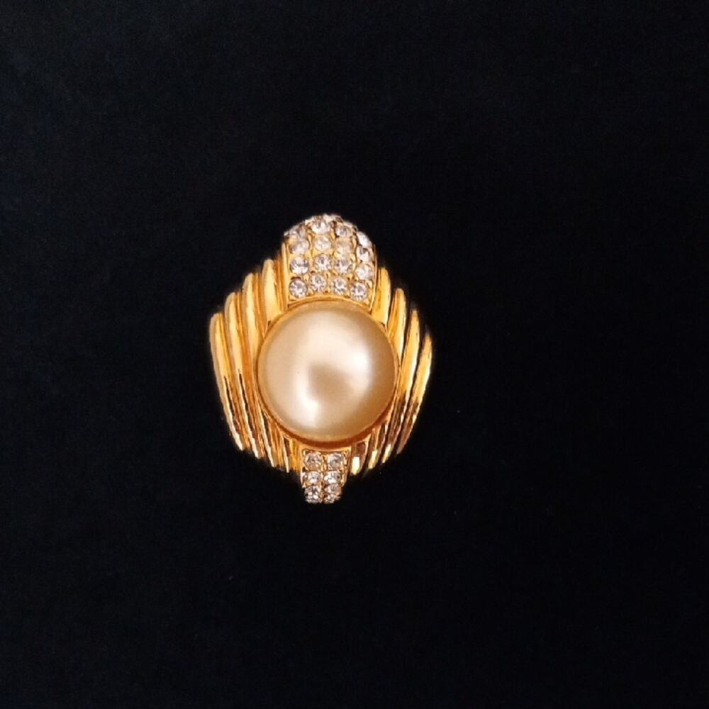 Elegant CINER Vintage Gold-Tone and FAUX Pearl Necklace Enhancer